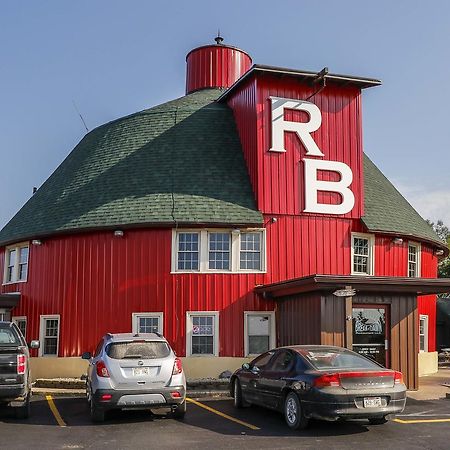 Round Barn Lodge Spring Green Extérieur photo