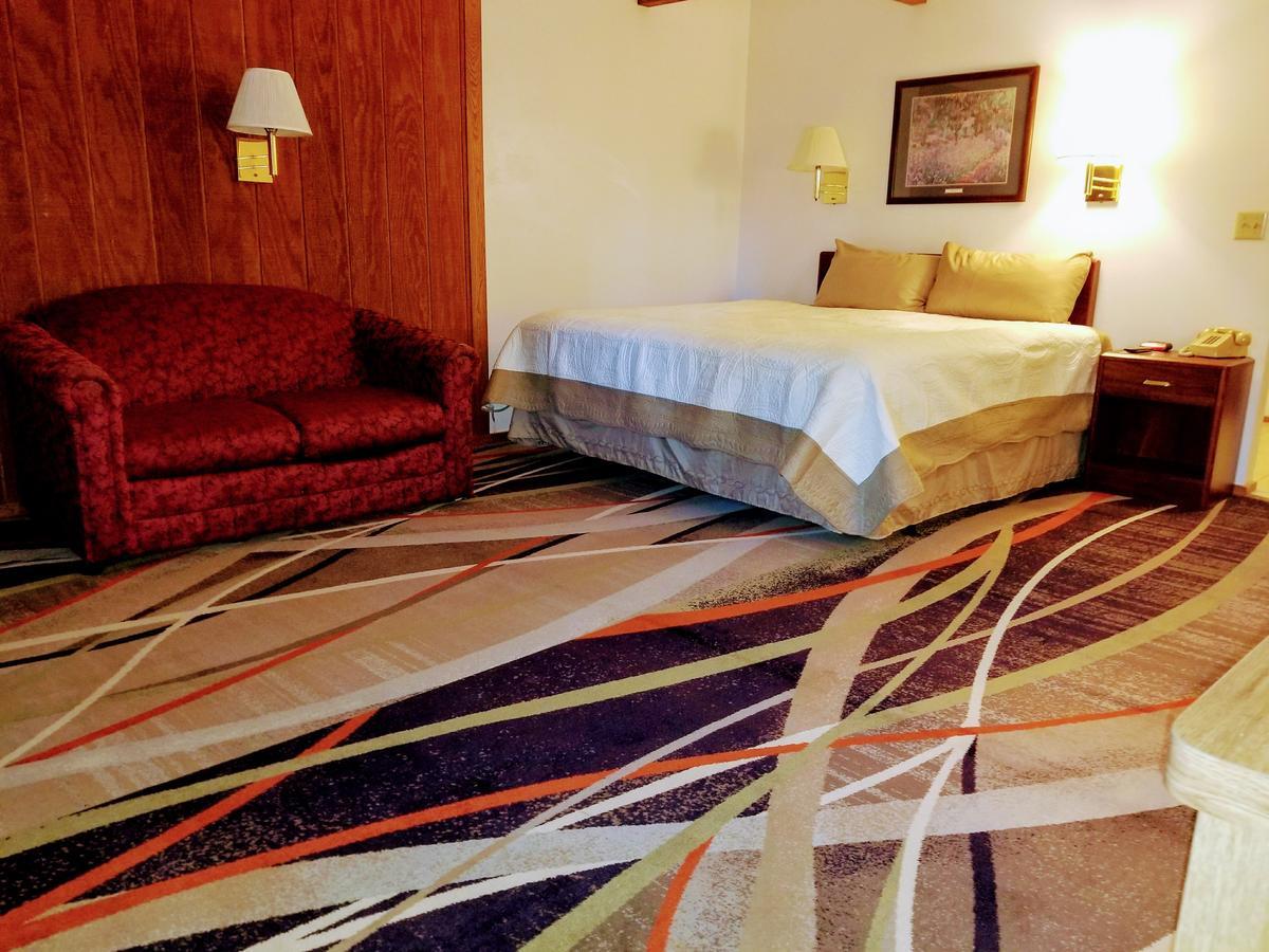 Round Barn Lodge Spring Green Extérieur photo